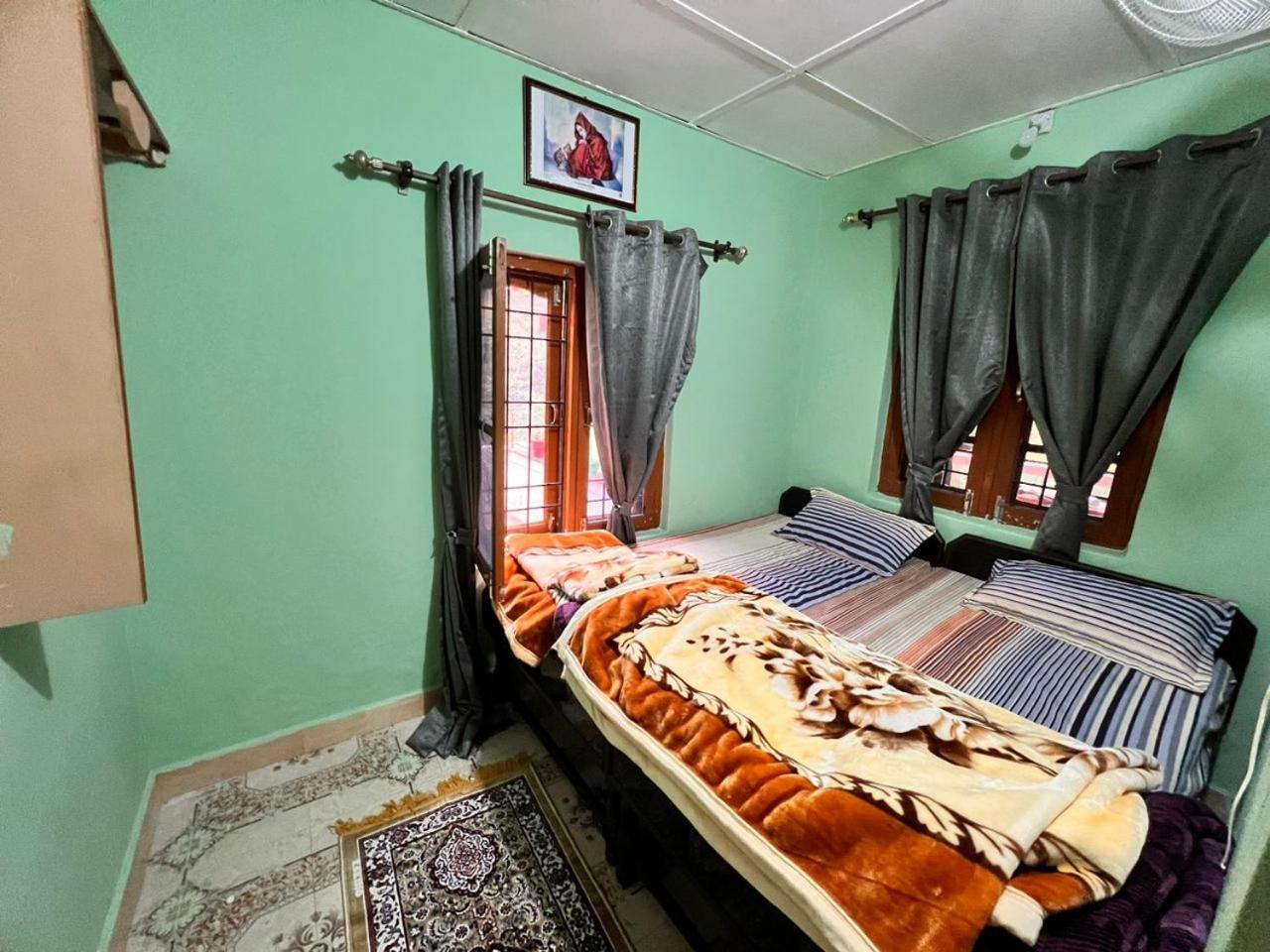 Tathastu Bir -Homestay ,Dorm,Hostel Ngoại thất bức ảnh