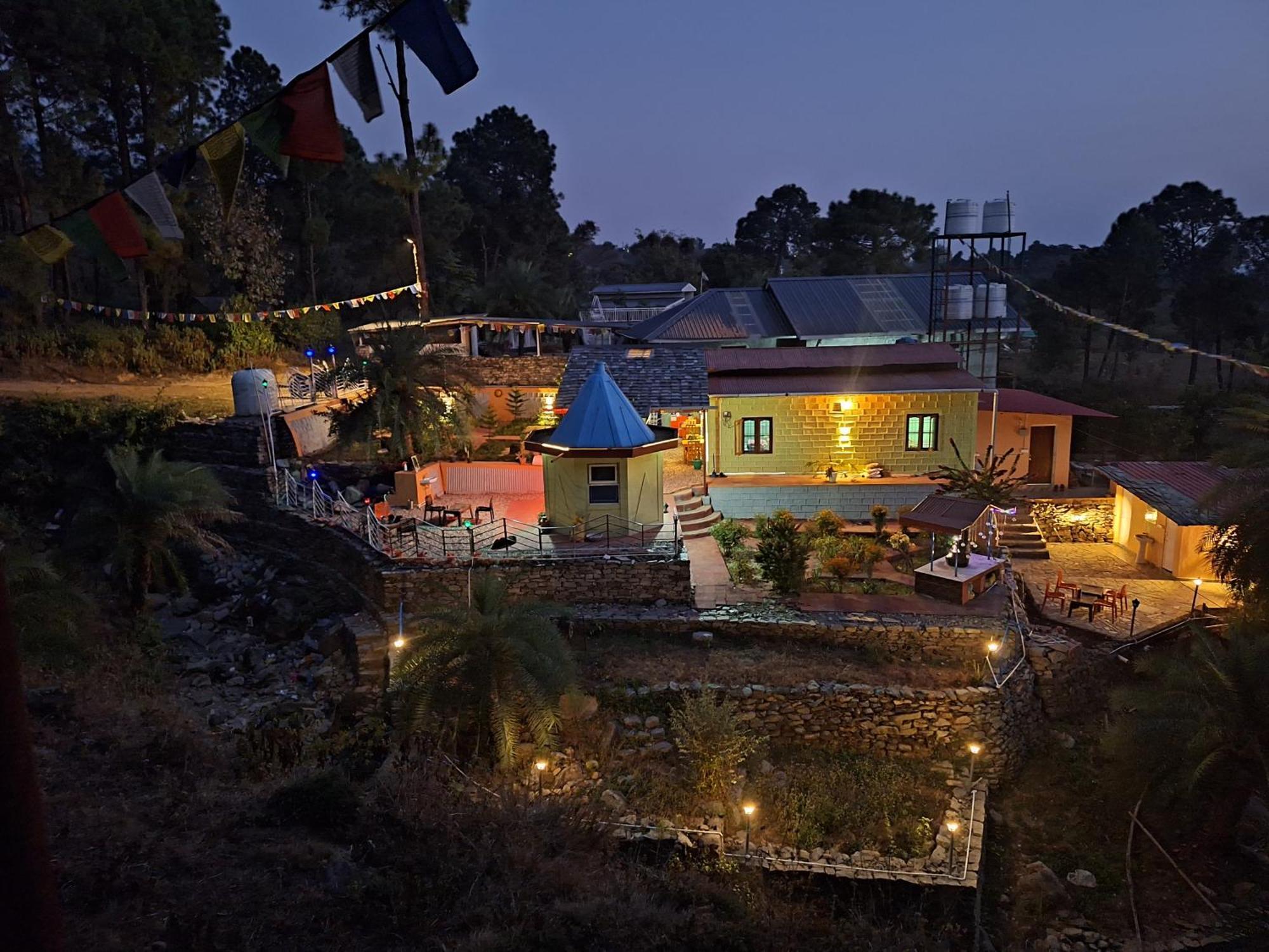 Tathastu Bir -Homestay ,Dorm,Hostel Ngoại thất bức ảnh